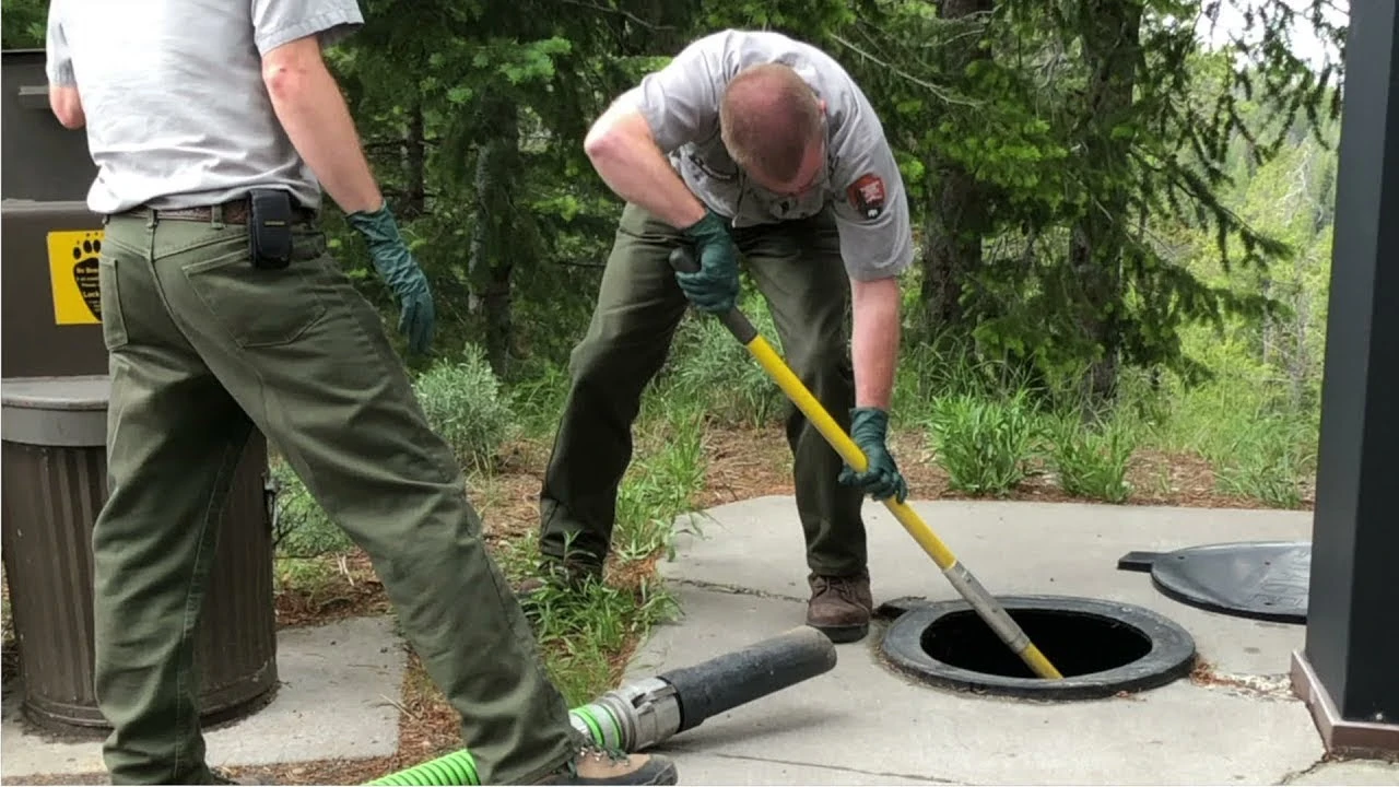 Sewage tank cleaning in Dubai
